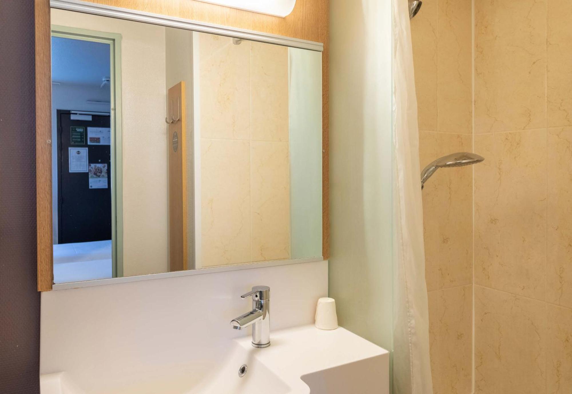 B&B Hotel Agen Luaran gambar